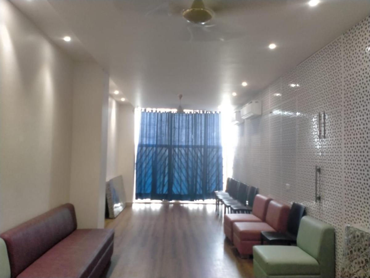Hotel Pepper Hisār Buitenkant foto